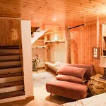 Petite Maison In Centro A *