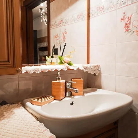 Imperial Elegance In Center Apartment Courmayeur