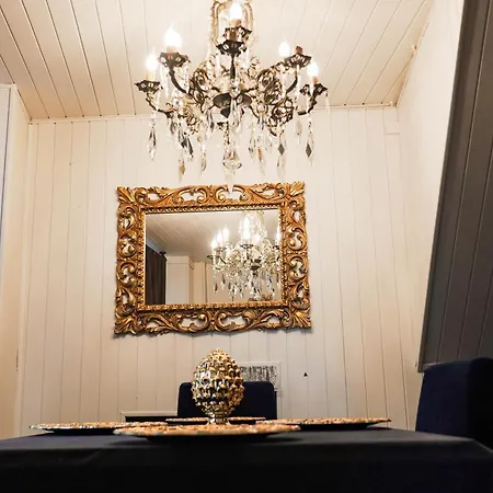 Imperial Elegance In Center Apartment Courmayeur