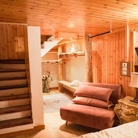 Imperial Elegance In Courmayeur City Center *