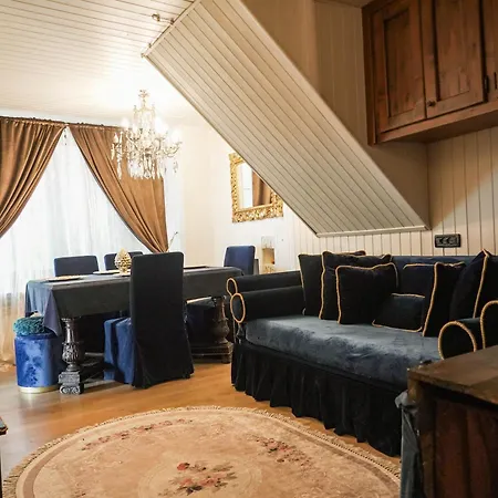 Imperial Elegance In Center Apartment Courmayeur