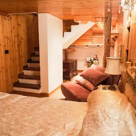 Imperial Elegance In Center Apartment Courmayeur
