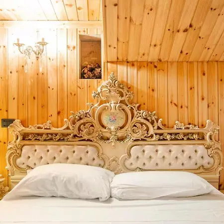 Imperial Elegance In Center Apartment Courmayeur