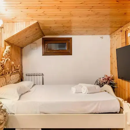 Imperial Elegance In Center Courmayeur