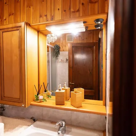 Imperial Elegance In Center Apartment Courmayeur