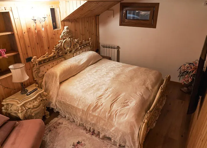 Apartment Petite Maison In Centro A Courmayeur